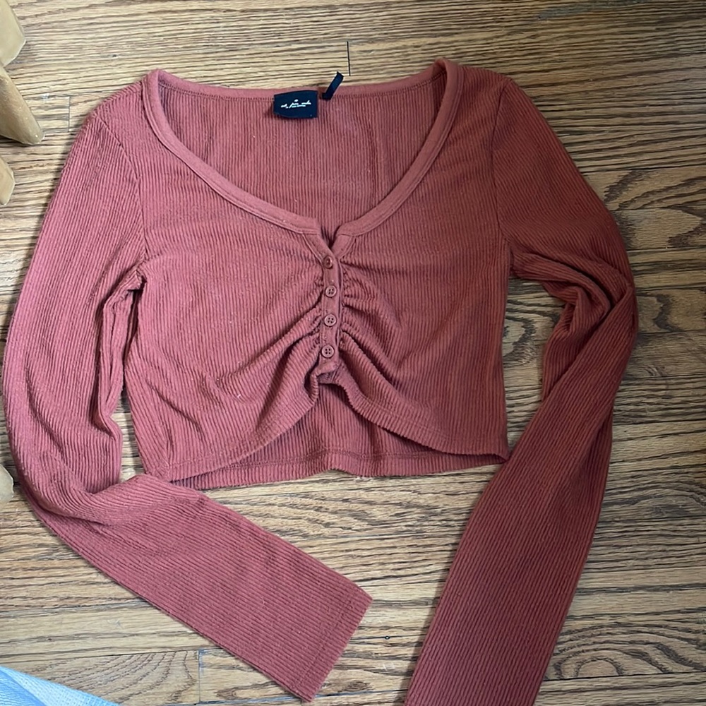 Long sleeve cropped cardigan / button up top